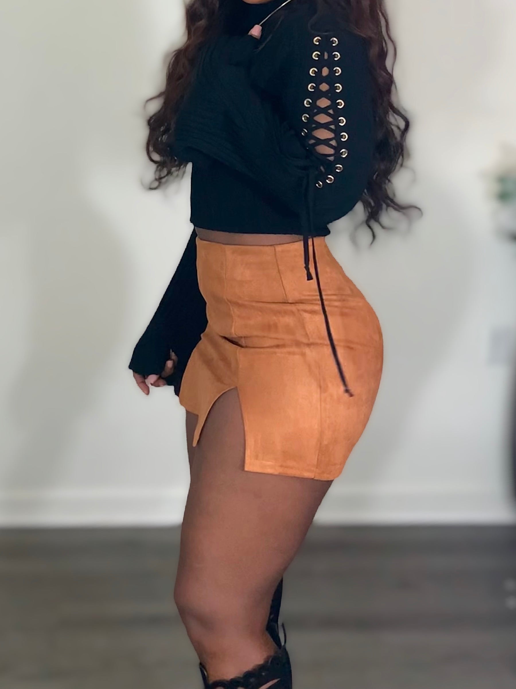 Caramel split mini-skirt