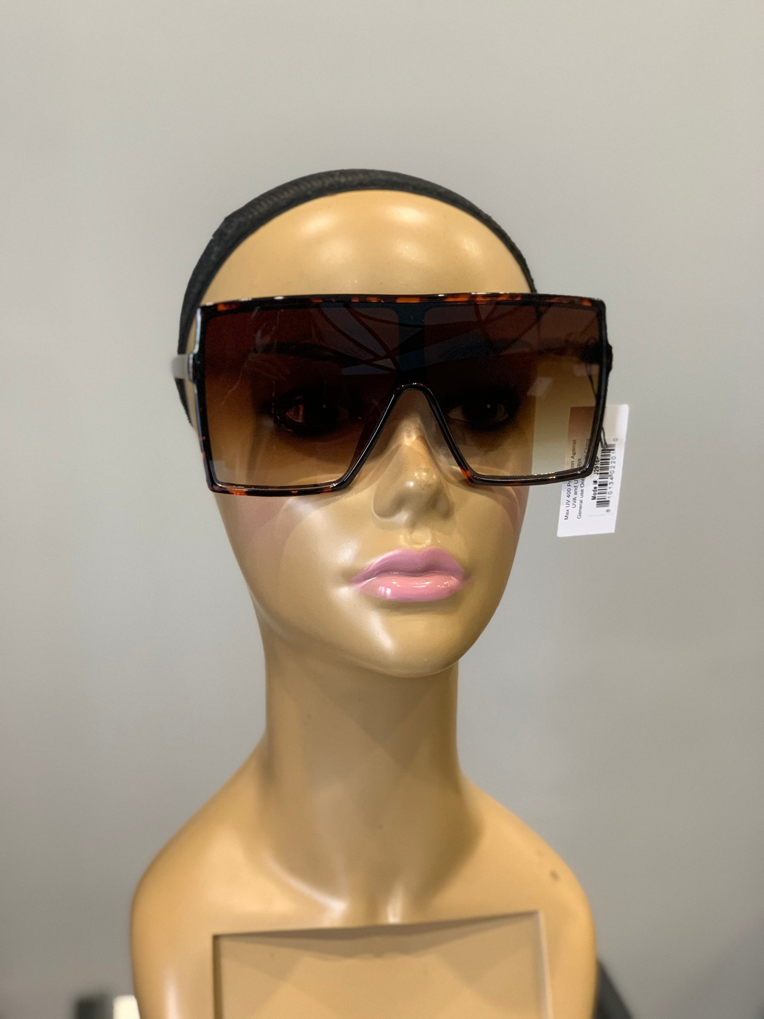 Trendsetters wide framed sunglasses